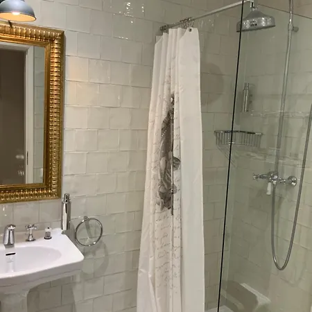 Estefania, Gæstehus