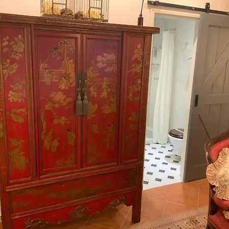 Estefania, Gæstehus