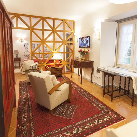 Estefania, Gæstehus